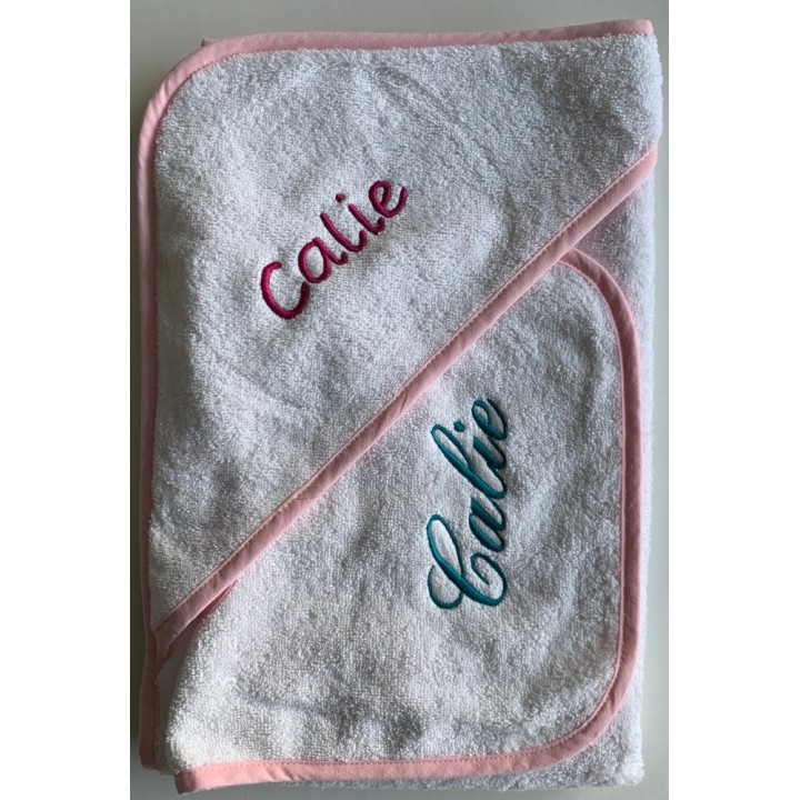 Ensemble bavoir & sortie de bain rose personnalisés prénom Calie