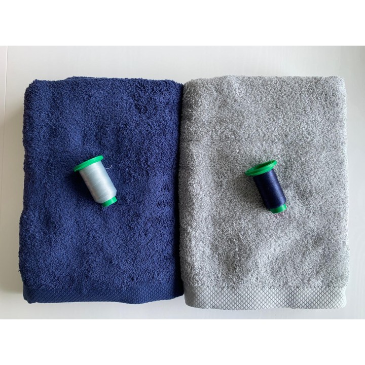 Ensemble bleu marine, gris clair