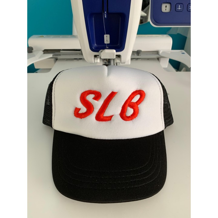 Casquette trucker personnalisée trigrammme