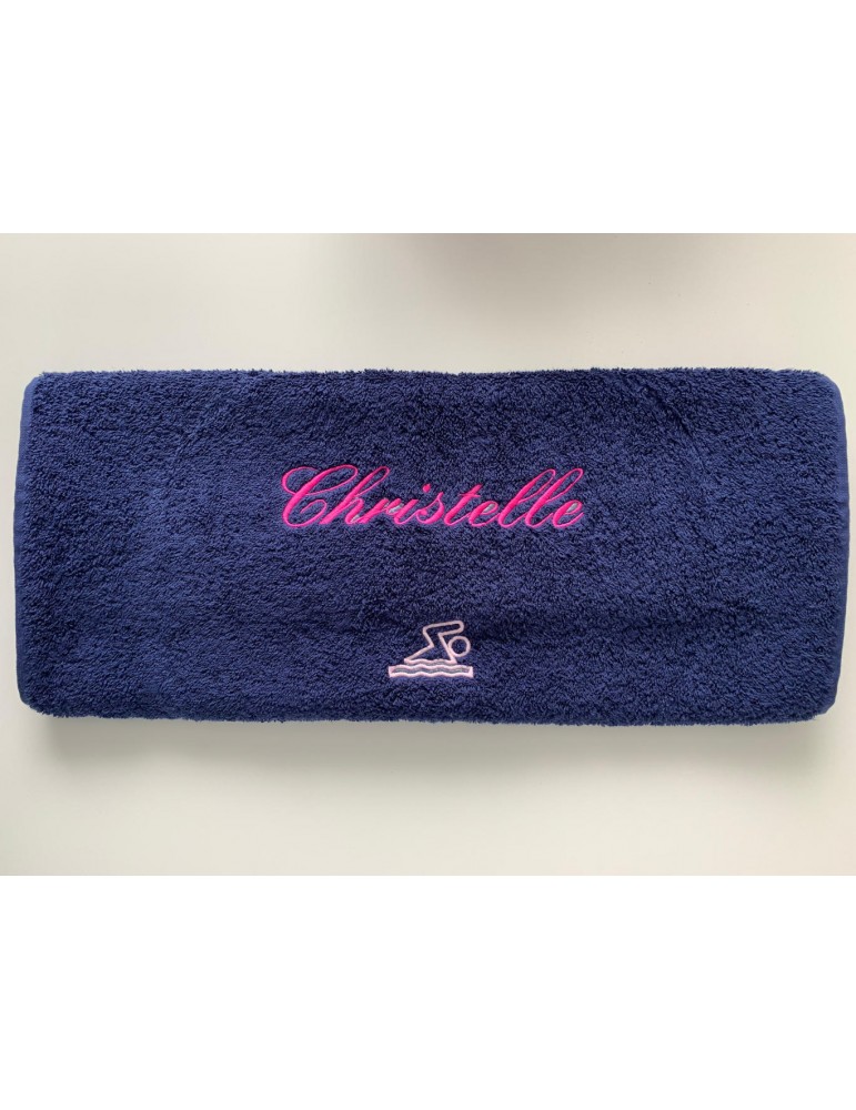 Serviette bleu marine personnalisée prénom Christelle et motif optionnel nageur