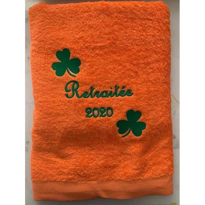 Serviette de bain personnalisée texte avec motifs optionnels trèfle