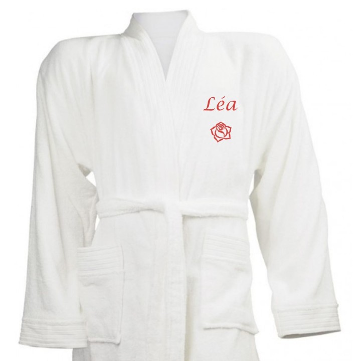 Peignoir personnalisé blanc  brodé prénom Léa avec motif brodé fleur