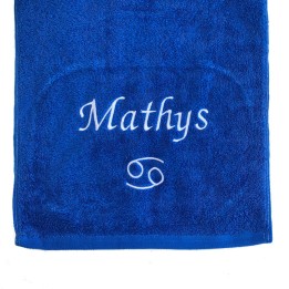 Serviette sport bleu royal personnalisée prénom Mathys avec motif optionnel