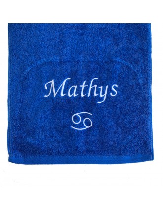 Serviette sport bleu royal personnalisée prénom Mathys avec motif optionnel