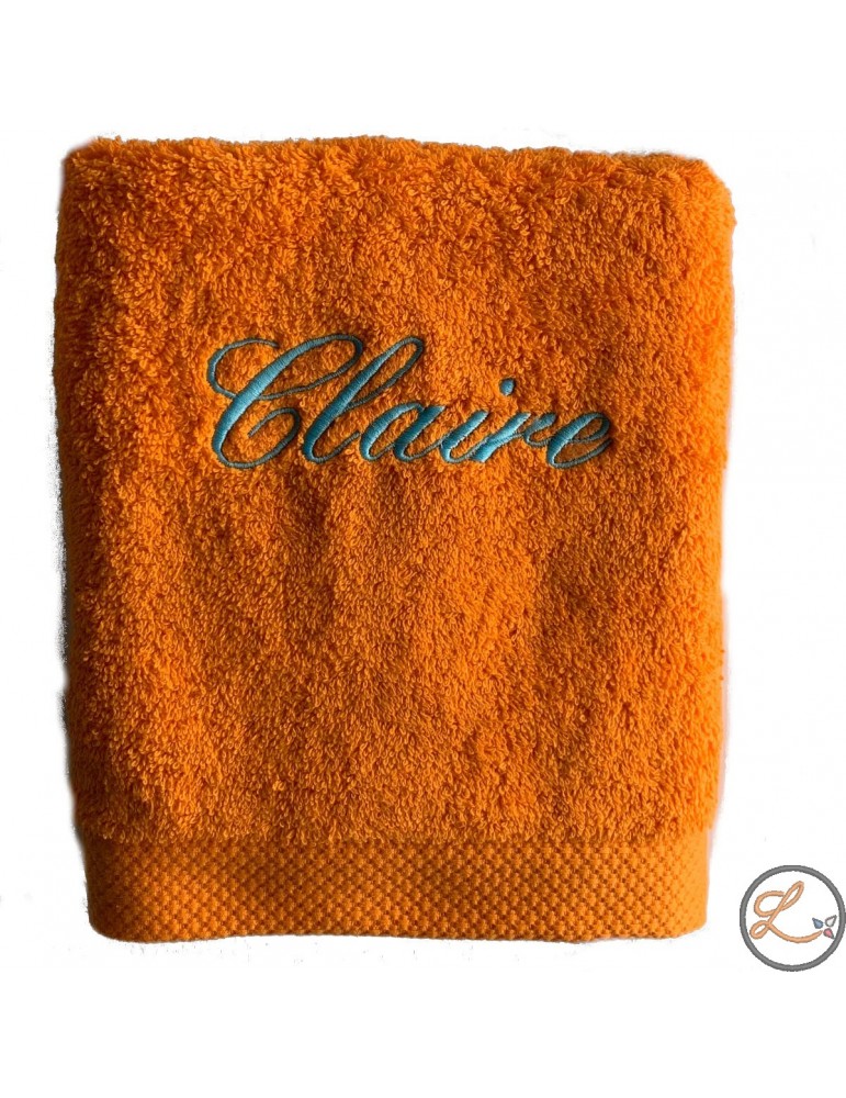 Serviette de bain orange personnalisée prénom Claire