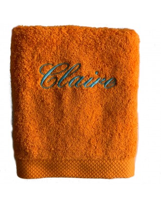 Serviette de bain orange personnalisée prénom Claire