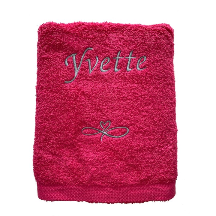 Serviette de bain fushia personnalisée prénom Yvette