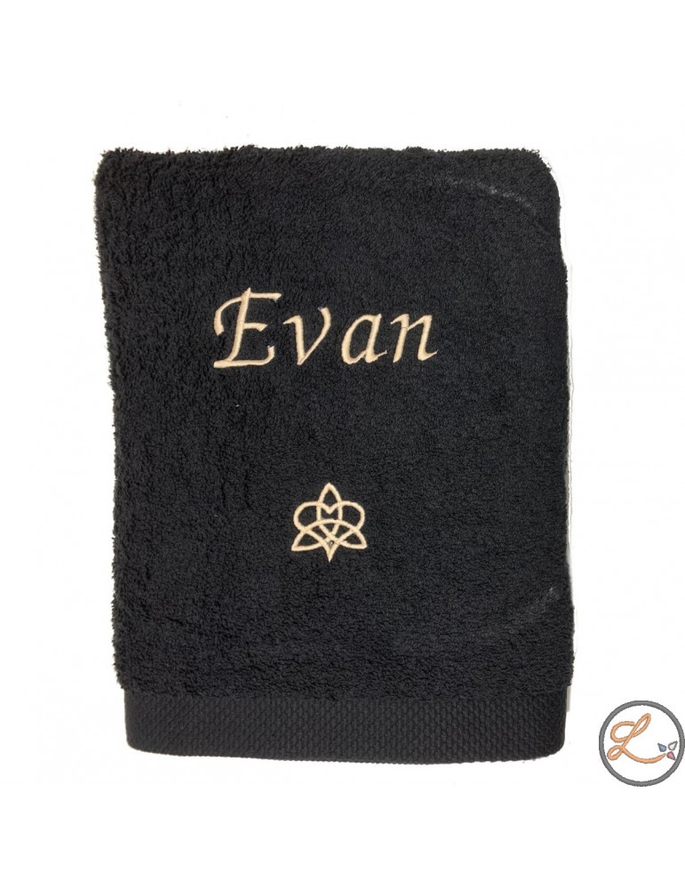 Maxi drap de bain noir personnalisé prénom Evan