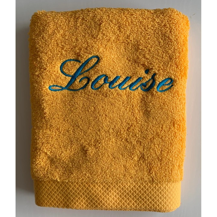 Drap de bain jaune soleil personnalisé prénom Louise