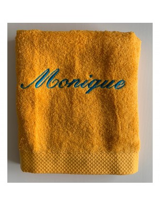 Drap de bain jaune soleil personnalisé prénom Monique
