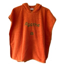Poncho de bain mandarine enfant personnalisé prénom Agathe et motif grenouille.