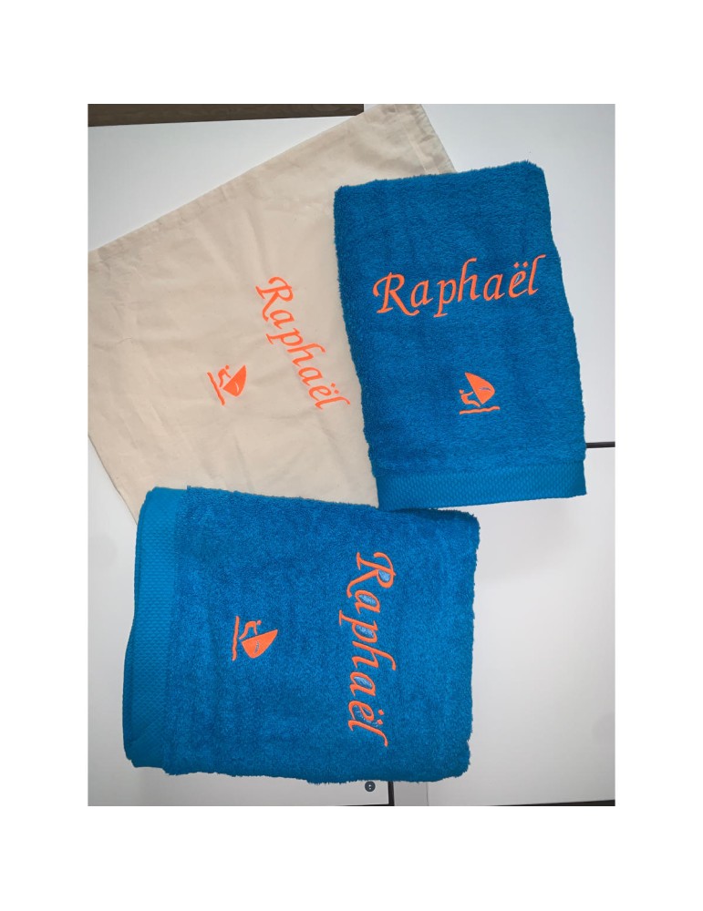 Maxi drap de bain turquoise personnalisé prénom Raphaël avec motif optionnel planche à voile
