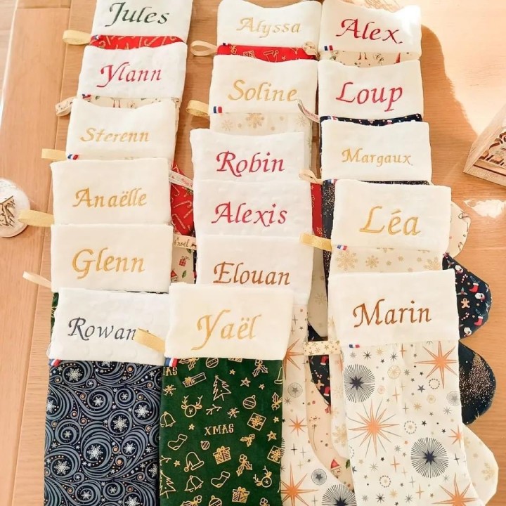 Bottes de noël personnalisées famille avec prénoms brodés