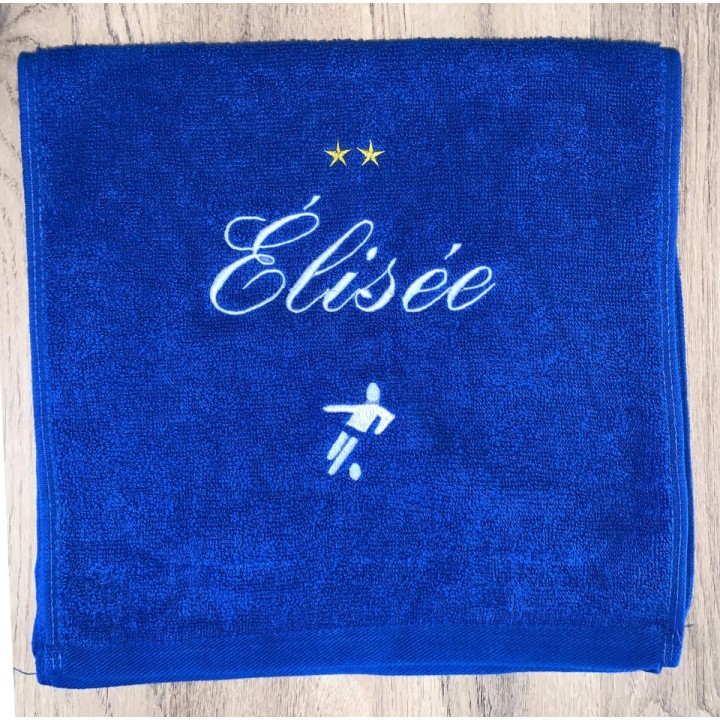 Serviette de sport bleu royal personnalisée prénom Elisée avec joueur de foot