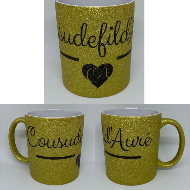 Mug paillettes or personnalisé avec un logo monochrome