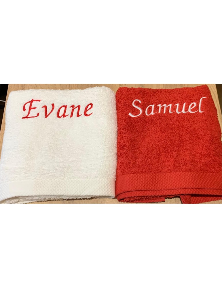Jouez le duo de draps de bain blanc & rouge personnalisés prénom