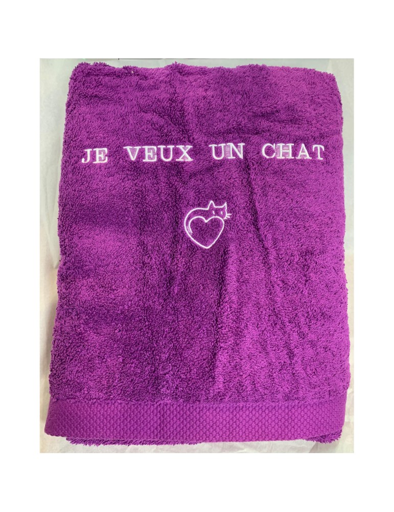 Drap de bain violet personnalisé porteur d'un message