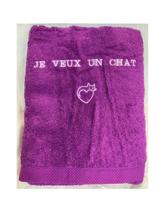 Drap de bain violet personnalisé porteur d'un message