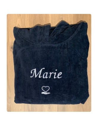 Poncho de bain Bleu marine personnalisé prénom Marie avec motif main sur le cœur