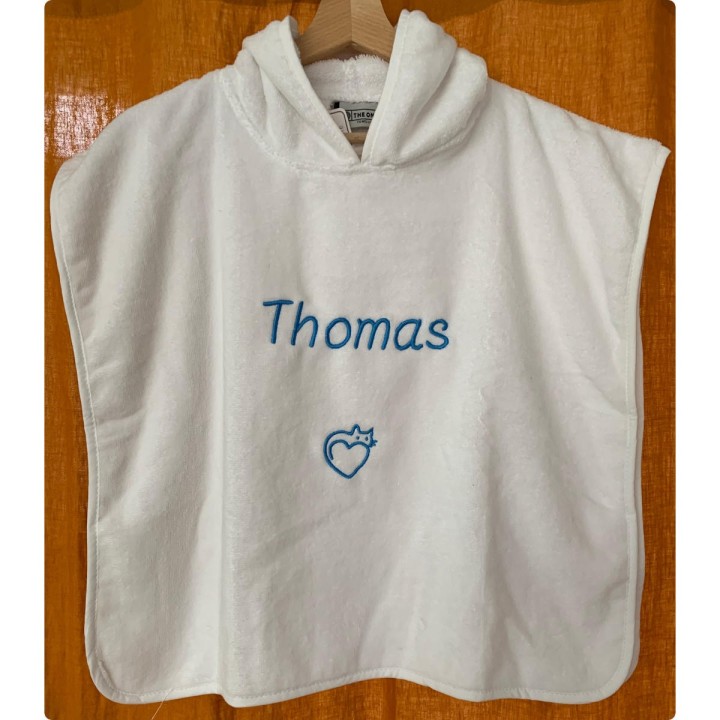 Poncho blanc personnalisé bébé avec prénom Thomas