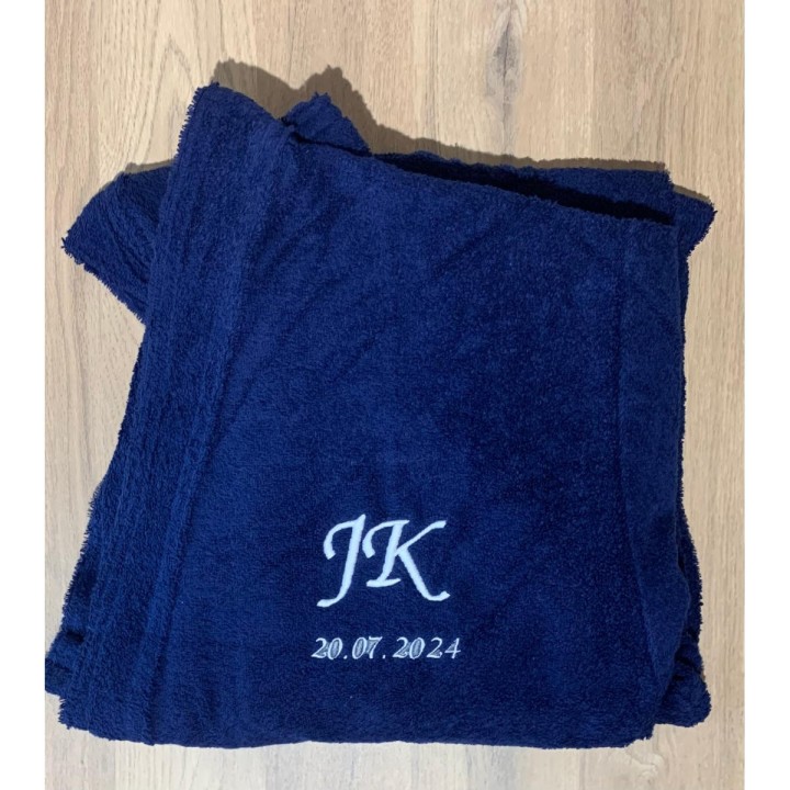 Peignoir kimono bleu marine personnalisé cœur avec initiales JK et date brodés