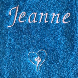 Broderie prénom Jeanne avec motif GRS sur drap de bain 100x150 cm
