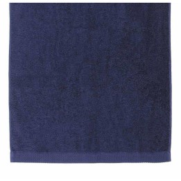 Drap de bain personnalisé prénom Lonãn brodé avec motif triskèle et date de naissance en arc de cercle
