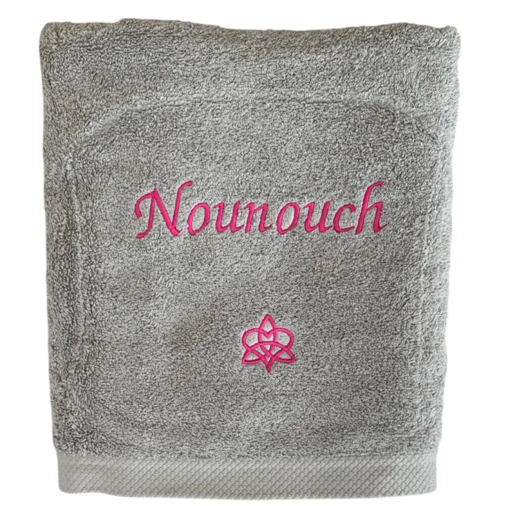 Drap de bain personnalisé surnom Nounouch brodé avec motif optionnel celte amour dans la famille