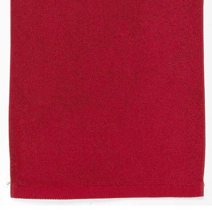 Maxi drap de bain rouge personnalisé prénom Samuel brodé avec du fil blanc
