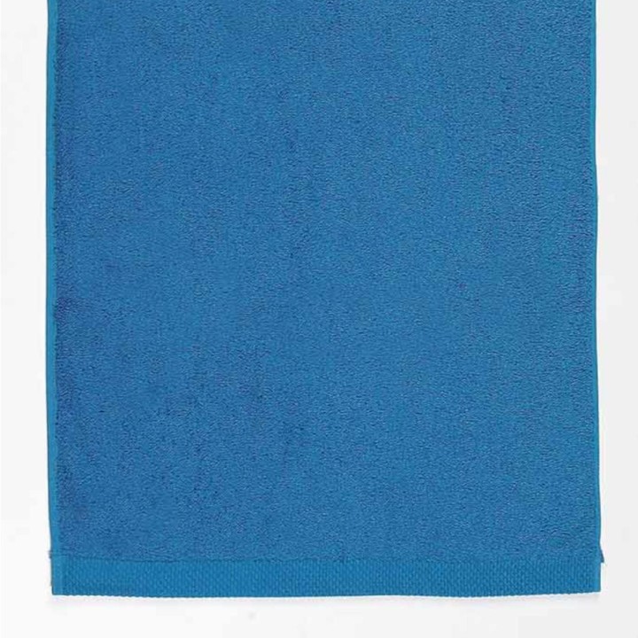 Serviette de bain bleu turquoise personnalisée prénom brodé Elya