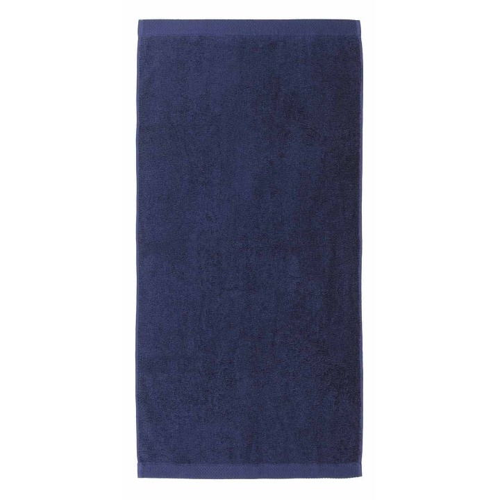 Drap de bain bleu marine personnalisé et brodé en Bretagne