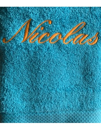 Serviette bleu océan personnalisée prénom Nicolas
